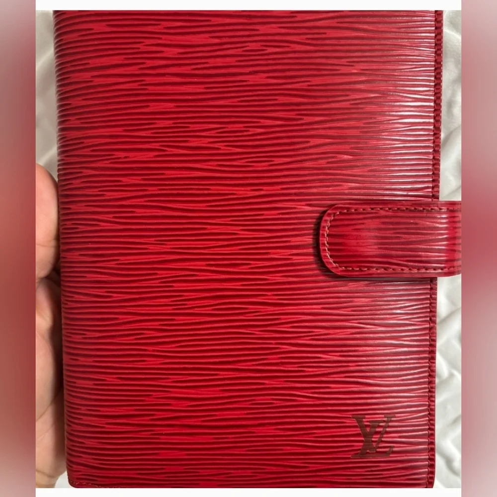 LIKE NEW Louis Vuitton MM Agenda- Red Epi Leather